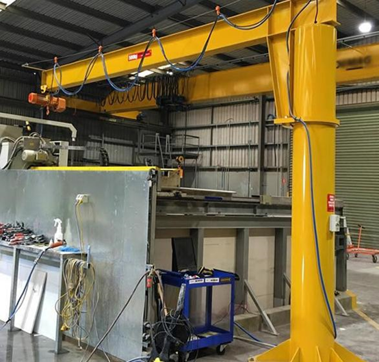 懸臂起重機(jī)失控原因分析