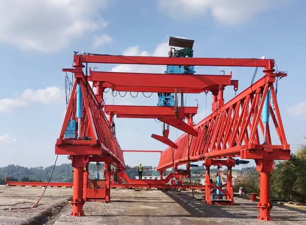 架橋機(jī)、提梁機(jī)、架橋門式起重機(jī)、龍門吊出租租賃、移裝搬遷維修