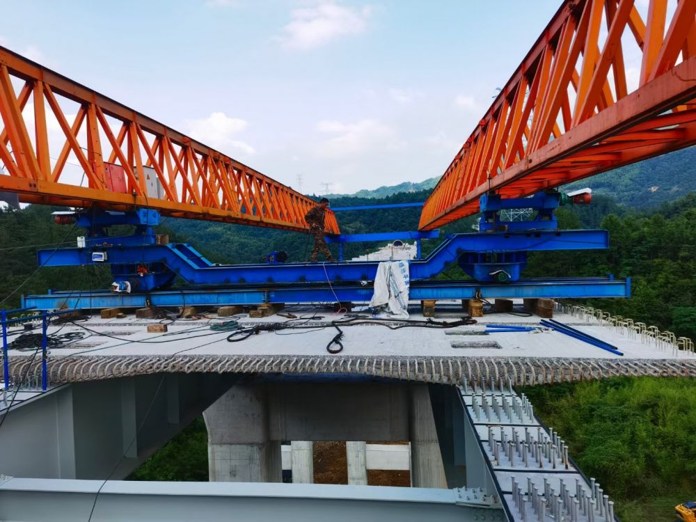 貴州貴陽(yáng)架橋機(jī)、架橋機(jī)型號(hào)、參數(shù)、生產(chǎn)廠家、租賃出租價(jià)格