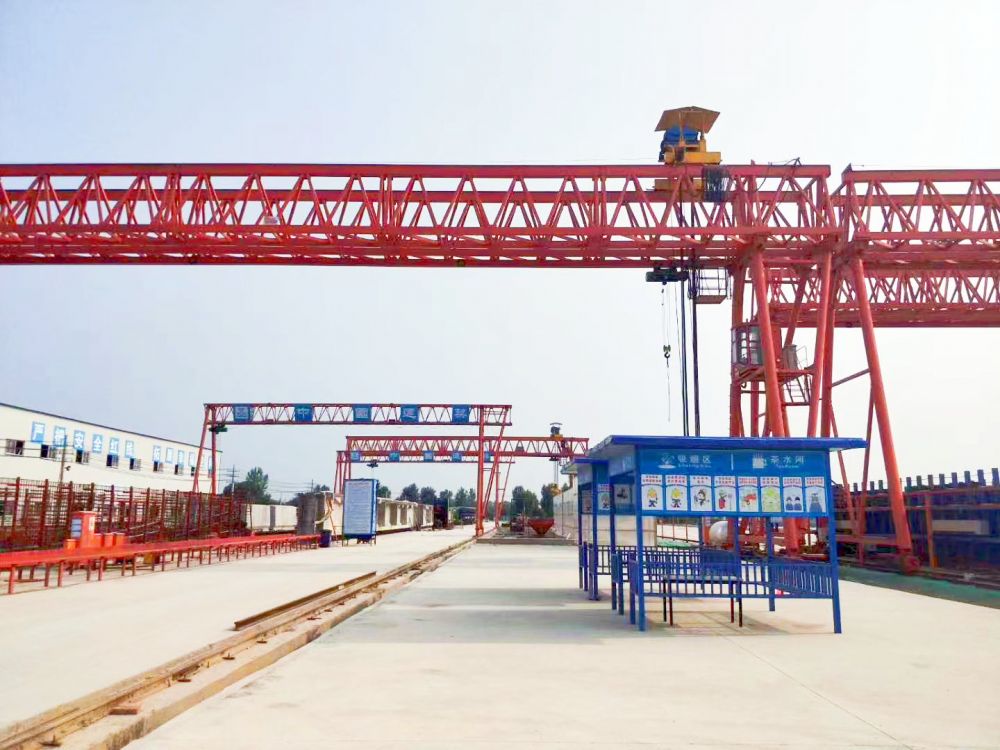 路橋門機(jī)、輪胎/軌道式提梁機(jī)、工程龍門吊、地鐵出渣機(jī)供貨安裝維修