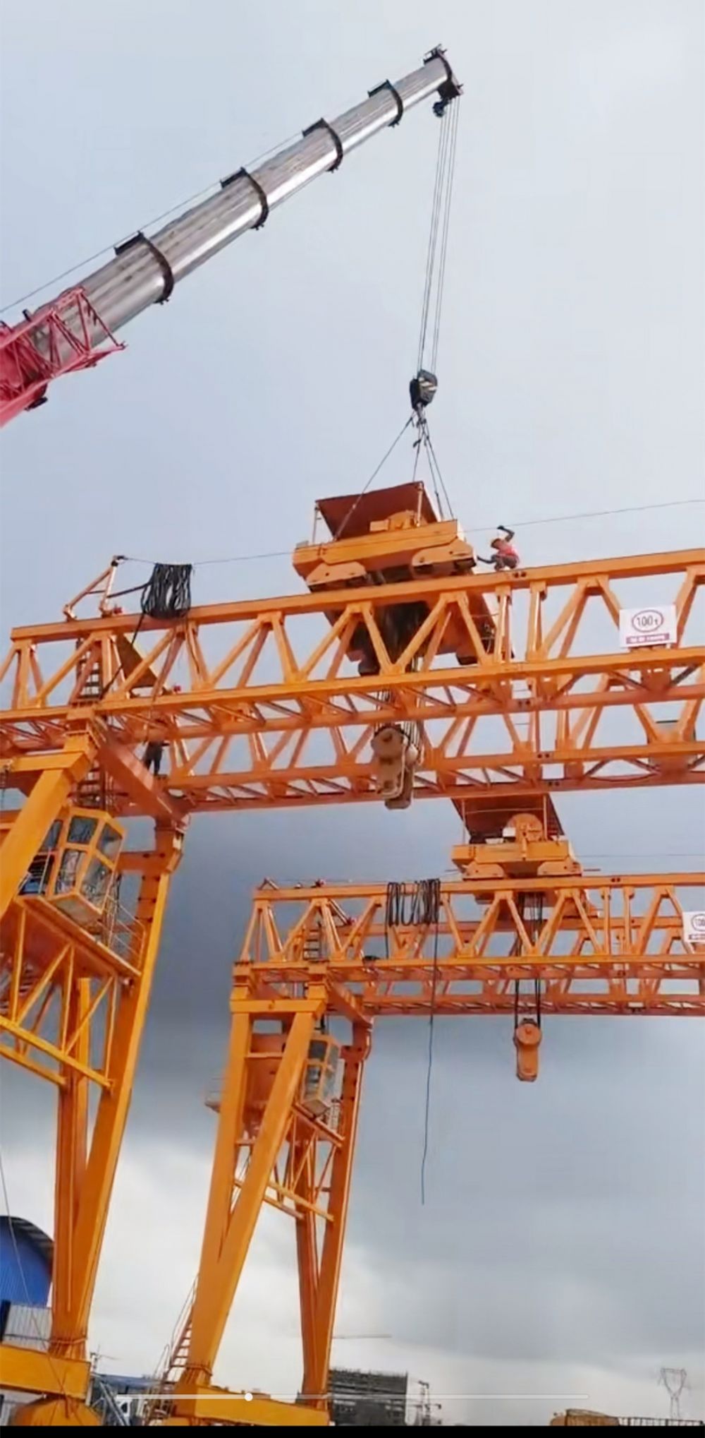 貴州黔西南提梁機、路橋門機、龍門吊、雙梁門式起重機廠家銷售安裝