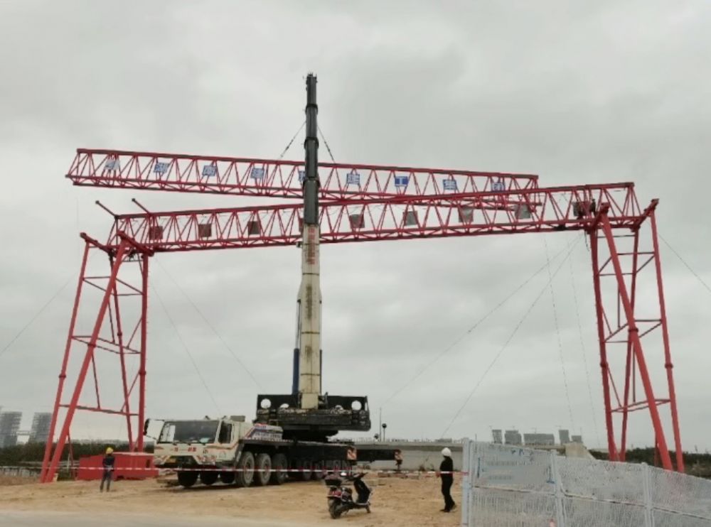 新疆路橋門(mén)機(jī)、工程起重機(jī)、提梁機(jī)、移梁機(jī)生產(chǎn)制造、租賃、鐵山起重