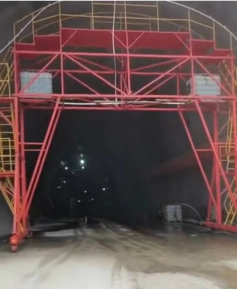 隧 道 噴 淋 養(yǎng) 護 臺 車