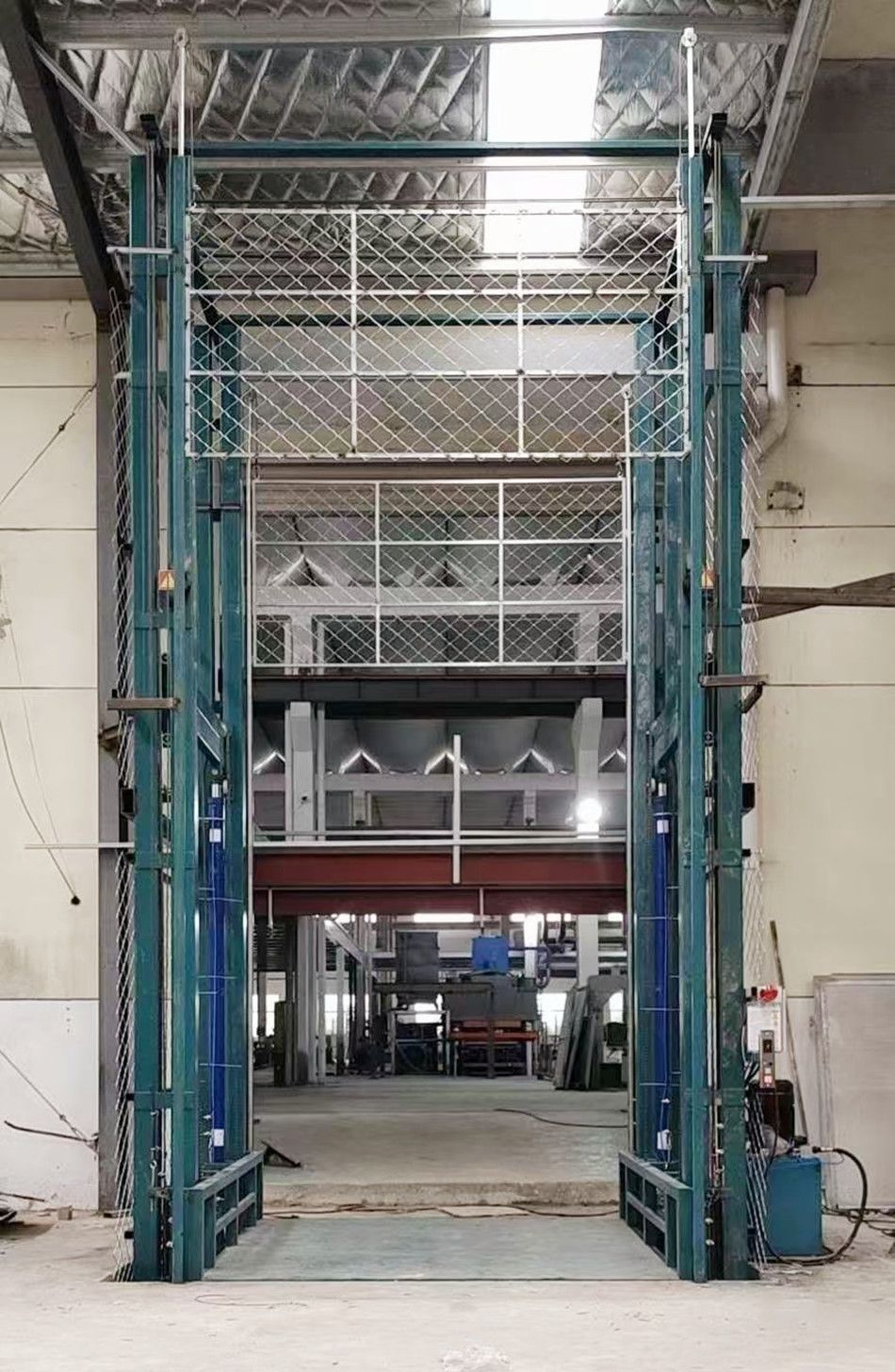 洛陽(yáng)液壓升降機(jī)，SJD鏈條導(dǎo)軌式液壓升降平臺(tái)貨梯廠家銷(xiāo)售