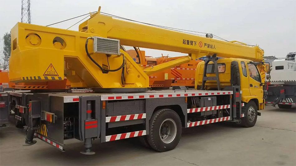 汽車(chē)起重機(jī)安全裝置介紹