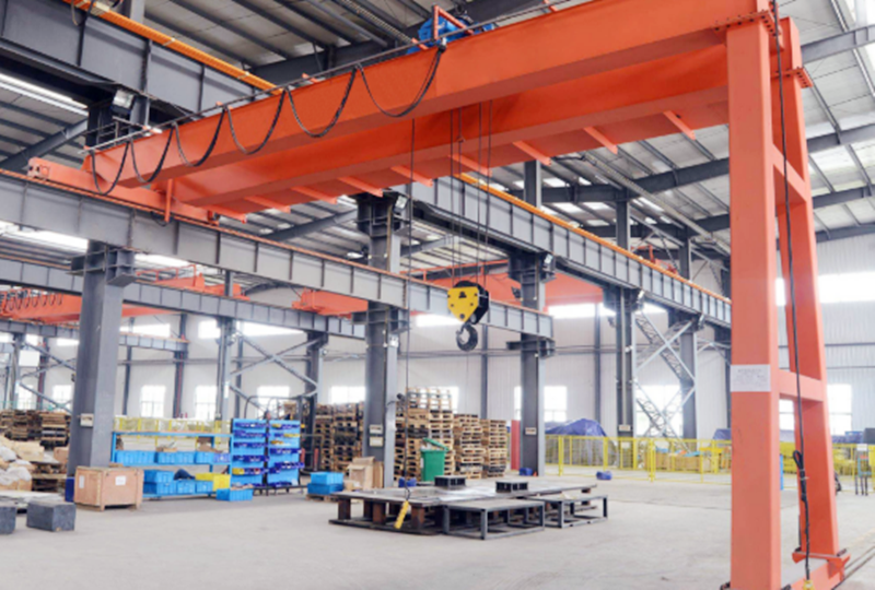 海南門式起重機(jī)龍門吊，BHM半腿門式起重機(jī)