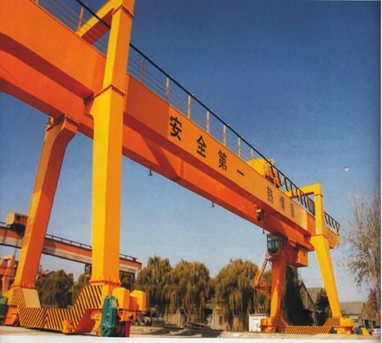 雙梁吊鉤門式起重機安全性能及重要特點