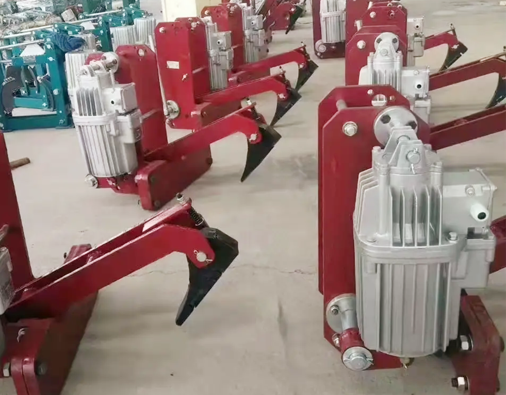 四川綿陽制動(dòng)器廠家銷售、龍門吊防風(fēng)制動(dòng)器、防風(fēng)鐵楔改造安裝維修