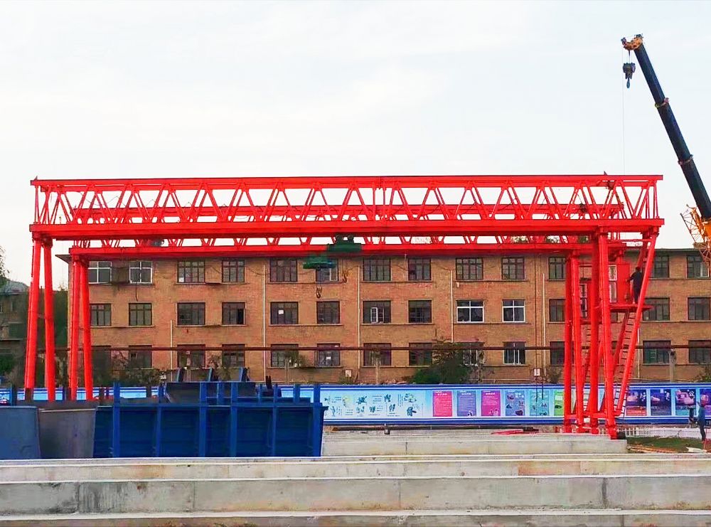 湖北提梁機、梁場龍門吊、十堰路橋門式起重機廠家銷售安裝維修