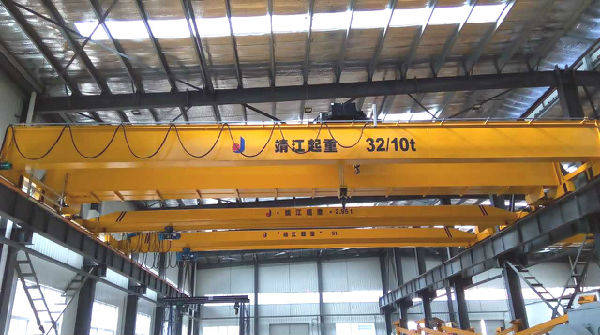 橋式起重機(jī)運(yùn)行期間需進(jìn)行安全常規(guī)檢查