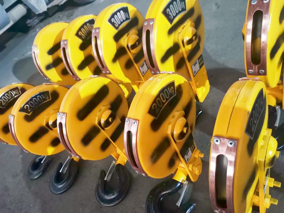 新鄉(xiāng)長垣起重吊鉤、防爆電動(dòng)葫蘆吊鉤組廠家銷售