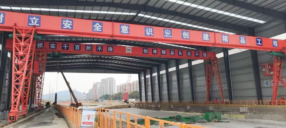 門式起重機廠家報價、龍門吊設(shè)計制造、安裝維修、租賃出租、搬遷移裝