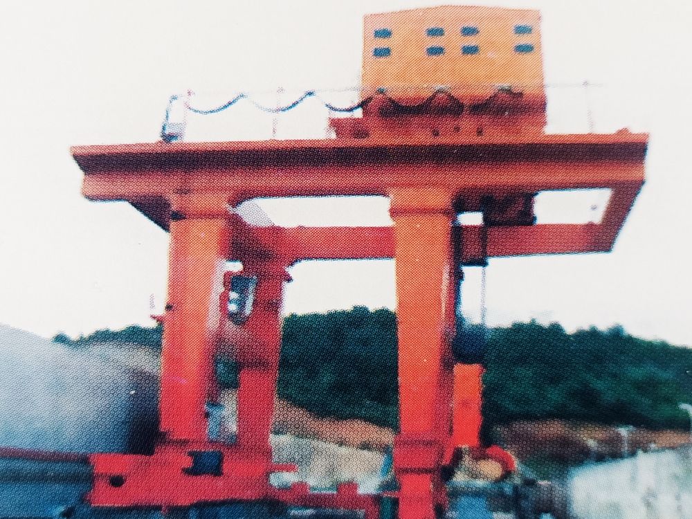 YMQ型門(mén)式清污機(jī)