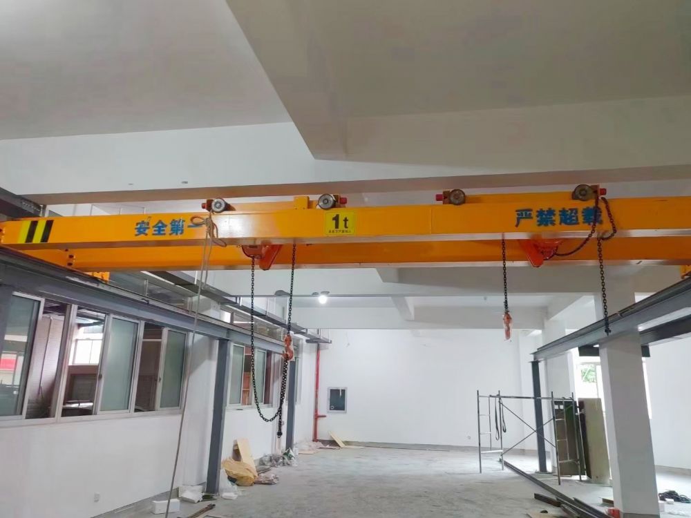起重機廠家報價、LHE型電動葫蘆雙梁橋式起重機制造安裝維修
