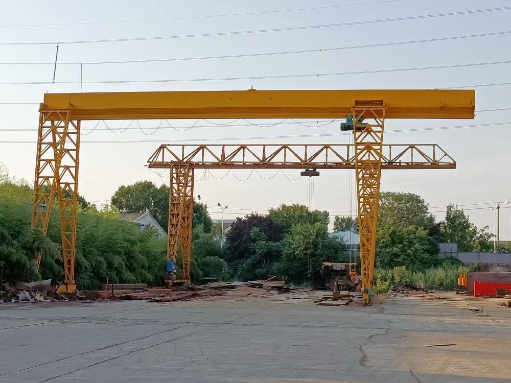云南曲靖龍門吊設(shè)計(jì)制造、安裝維修、單梁門式起重機(jī)型號(hào)、參數(shù)、價(jià)格