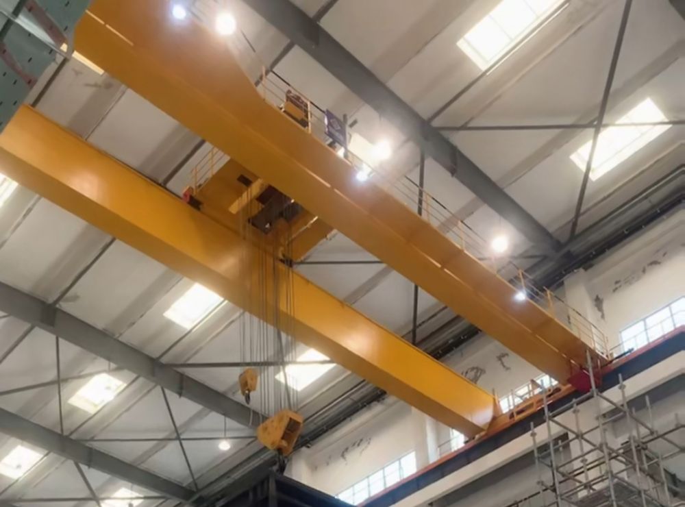 歐式雙梁天車、QD新型吊鉤橋式起重機