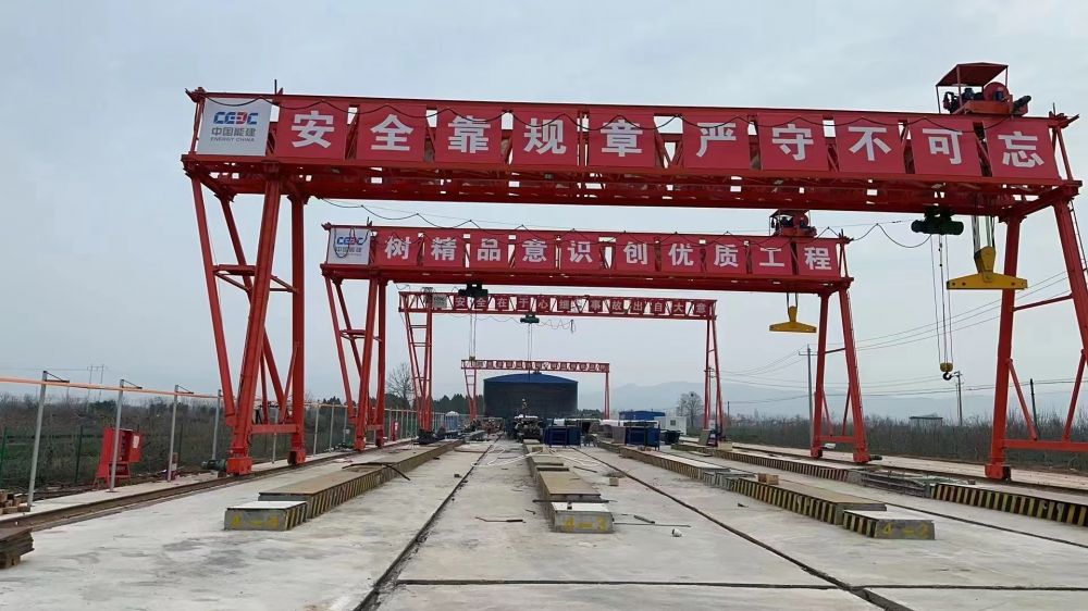 路橋門(mén)機(jī)、提梁門(mén)式起重機(jī)、提梁機(jī)、梁場(chǎng)龍門(mén)吊廠家報(bào)價(jià)