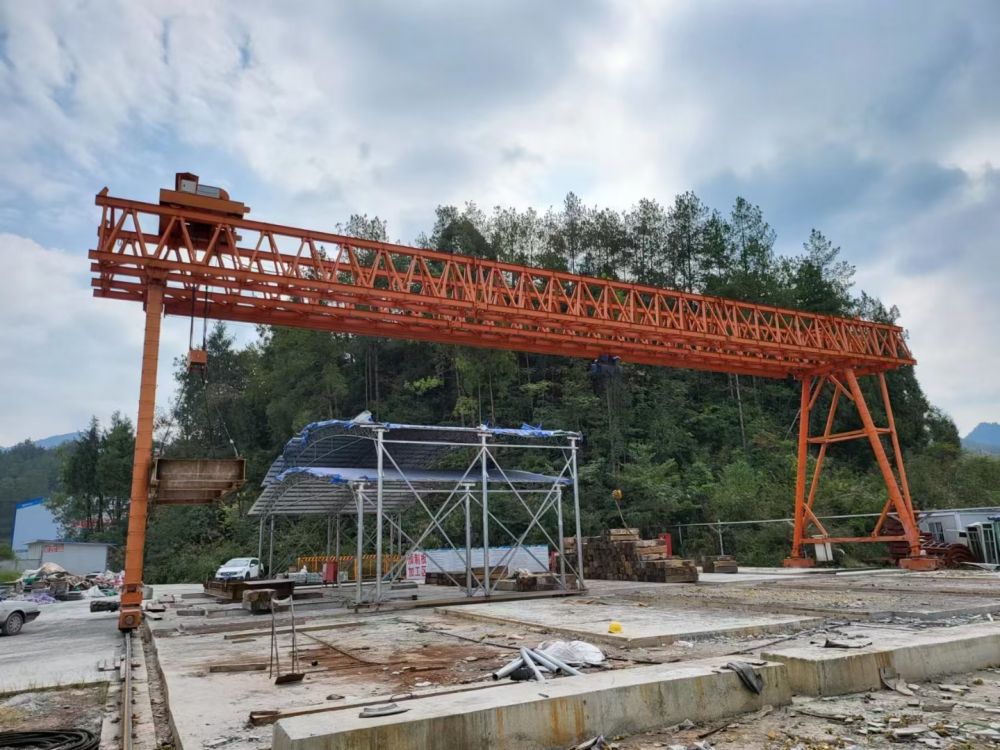 提梁機(jī)、梁場(chǎng)龍門吊、MG桁架門式起重機(jī)