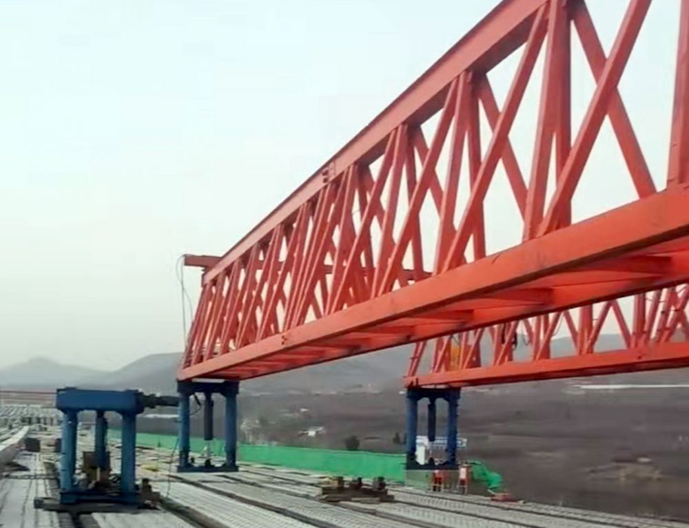 江西架橋機、提梁機、工程龍門吊、路橋門機租賃、安裝拆卸移裝、維修