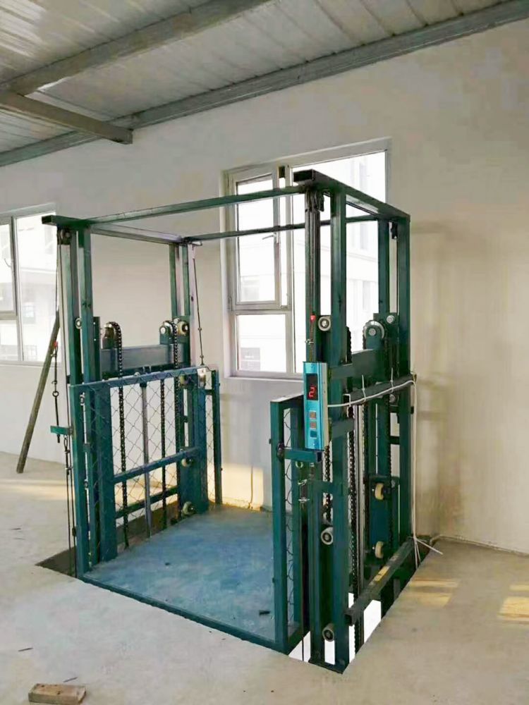 河南安陽升降平臺、載貨升降機，SJD型鏈條導(dǎo)軌式升降機