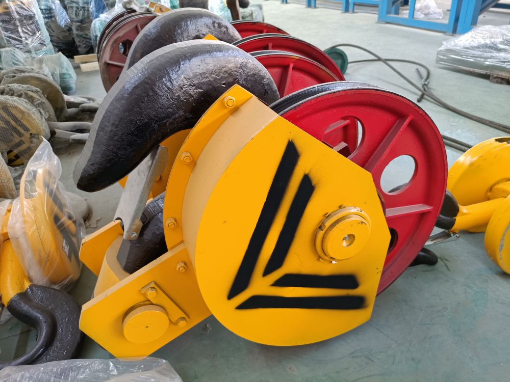 起重吊鉤、行車大鉤、葫蘆吊鉤類型、型號、參數(shù)、吊鉤廠家安裝維修