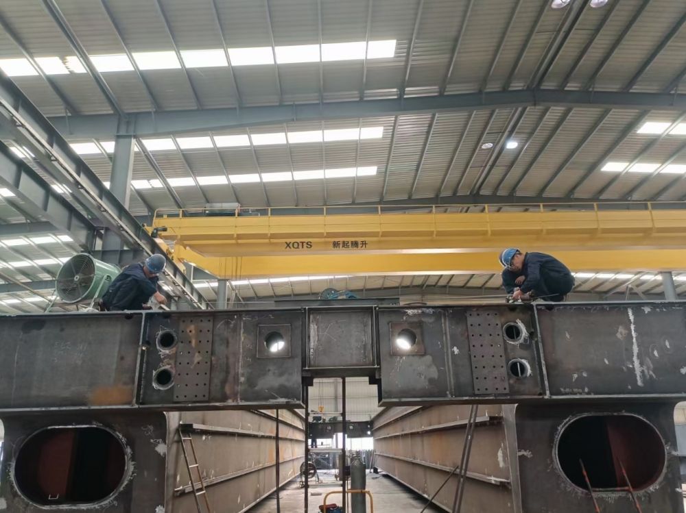 通用吊鉤橋式起重機、QD型吊鉤雙梁橋式起重機制造安裝維修廠家