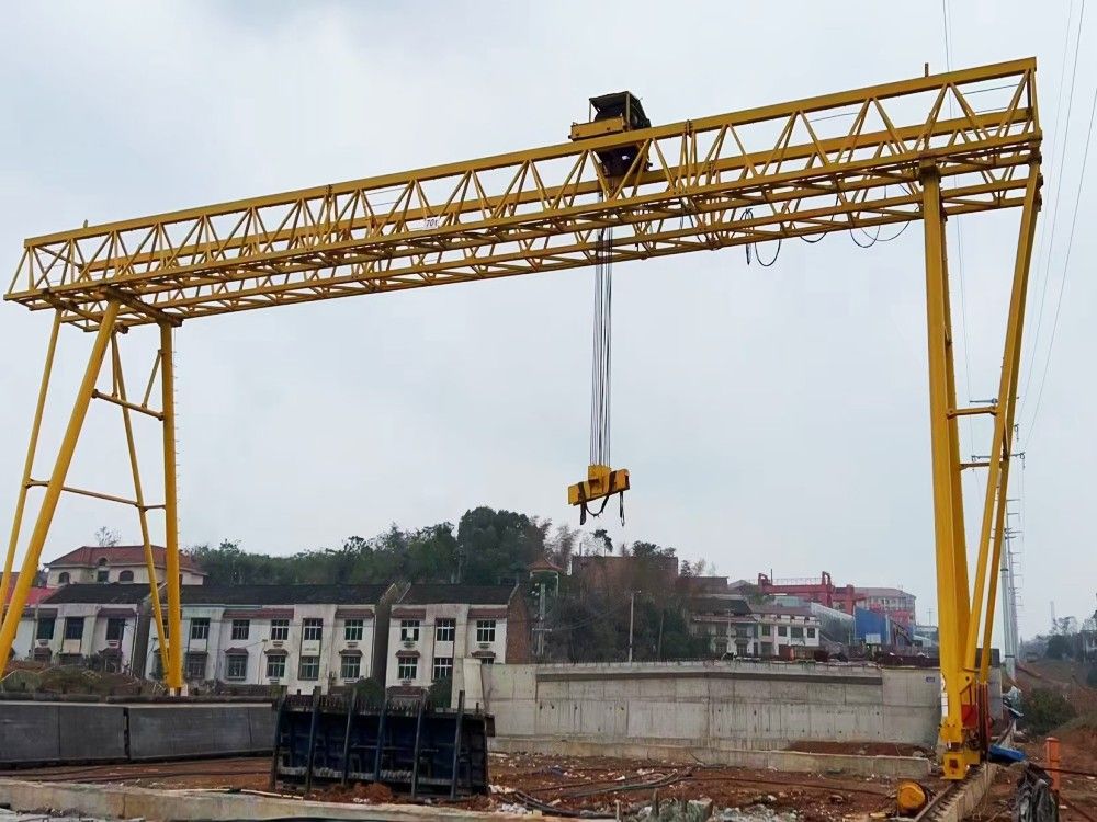 提梁機廠家、路橋門機、雙梁門式起重機制造安裝維修