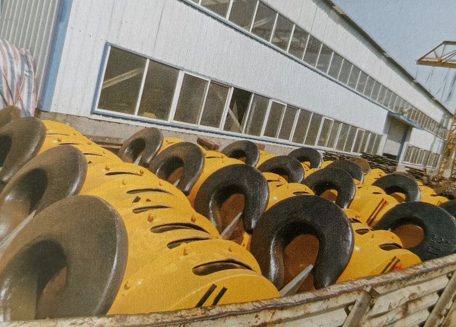 江蘇徐州鋼包吊具、板鉤、各種起重機(jī)吊鉤、行車大鉤廠家銷售