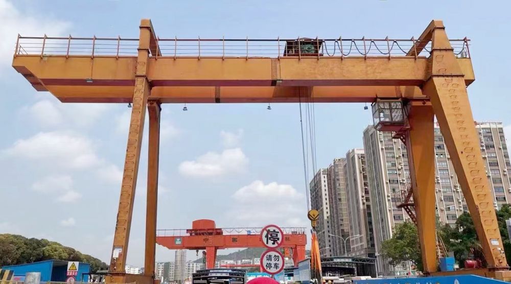 南通龍門(mén)吊、提梁機(jī)、工程門(mén)式起重機(jī)、出渣機(jī)租賃、搬遷、安裝、維修