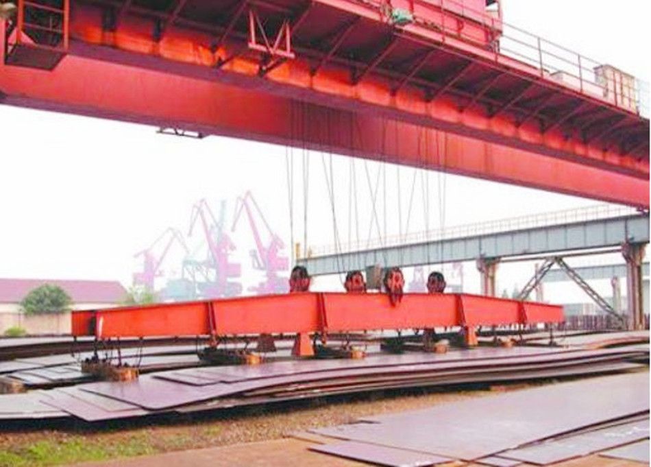 石家莊電磁吊、上旋轉(zhuǎn)伸縮掛梁電磁橋式起重機(jī)