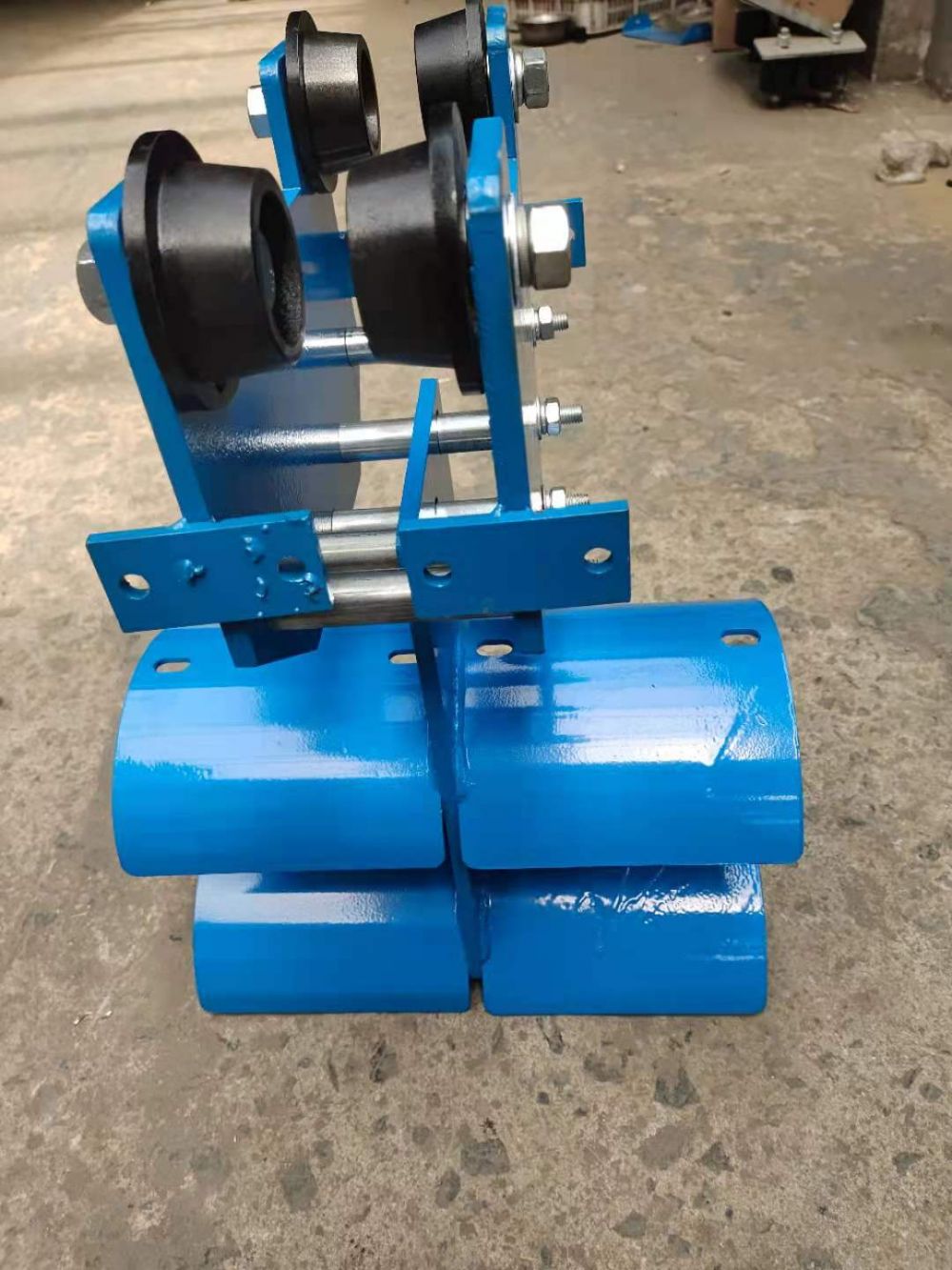 揚(yáng)州天寶供應(yīng)工字鋼四輪滑車