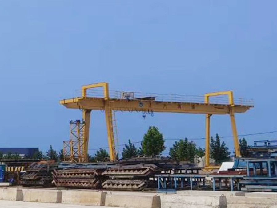 大連門式起重機、大連龍門吊、大連雙梁門式起重機