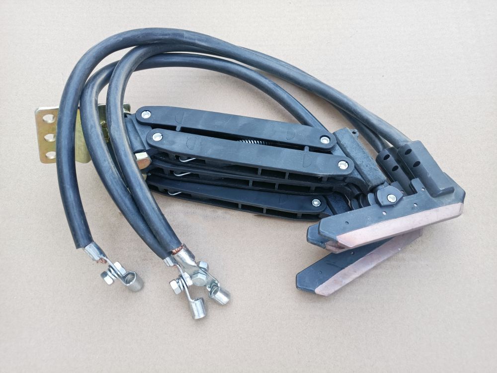 貴州滑觸線碳刷、150A三極無接縫滑觸線集電器廠家批發(fā)零售