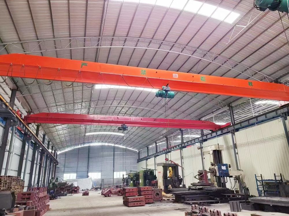 衡陽(yáng)電動(dòng)橋式單梁起重機(jī)、吊機(jī)、天車(chē)、行吊廠家銷售