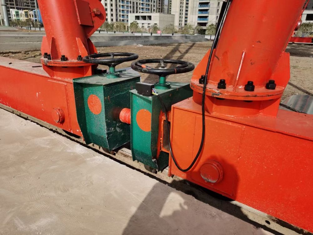 廣東龍門吊安全防護裝置、龍門吊防風鐵楔、夾軌器