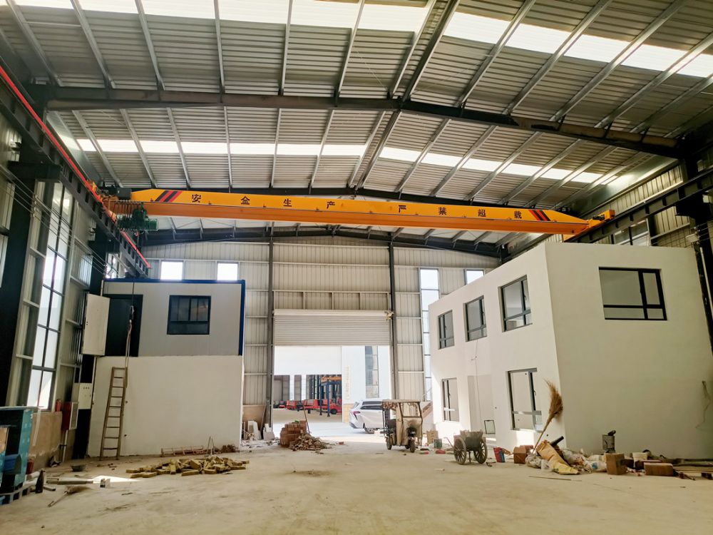 電動(dòng)單梁起重機(jī)、單梁天車、吊機(jī)、行吊廠家銷售、安裝維修維保