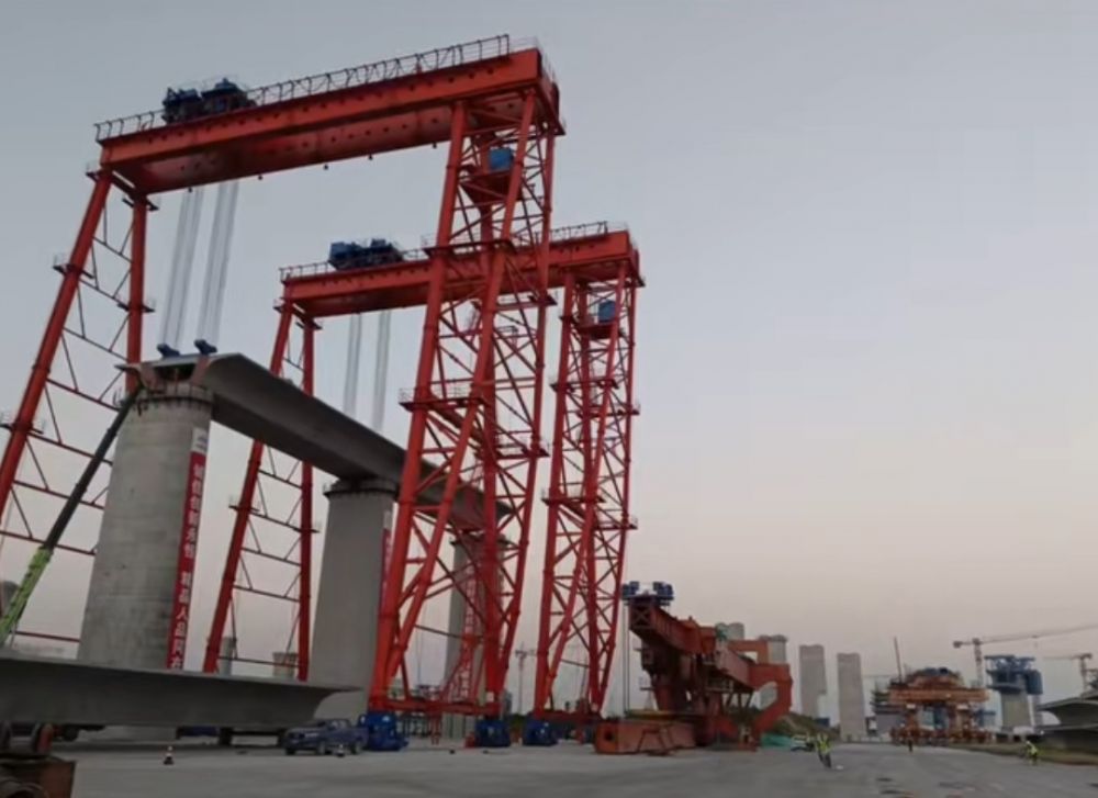 陜西路橋?qū)Ｓ闷鹬貦C(jī)械、提梁機(jī)、架橋機(jī)廠家服務(wù)、價(jià)格優(yōu)惠