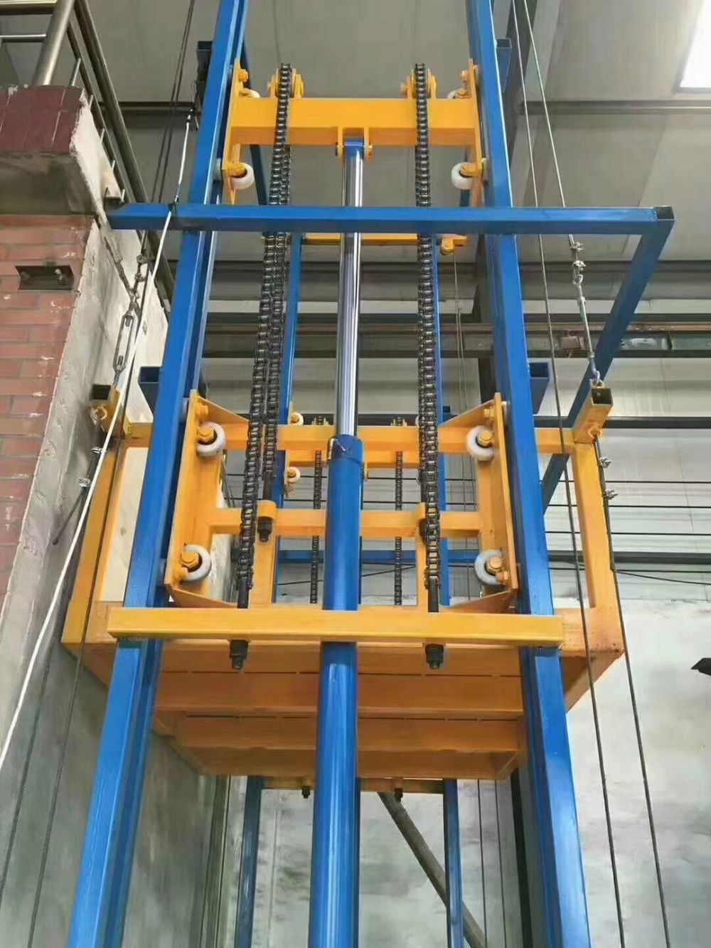 鏈條導(dǎo)軌液壓升降機(jī)、升降平臺、載貨升降機(jī)廠家報價