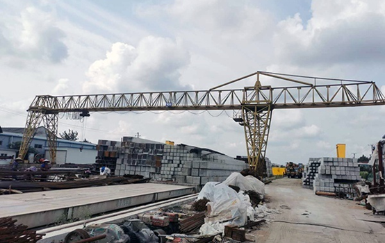 如何區(qū)別提梁機、龍門吊和門機