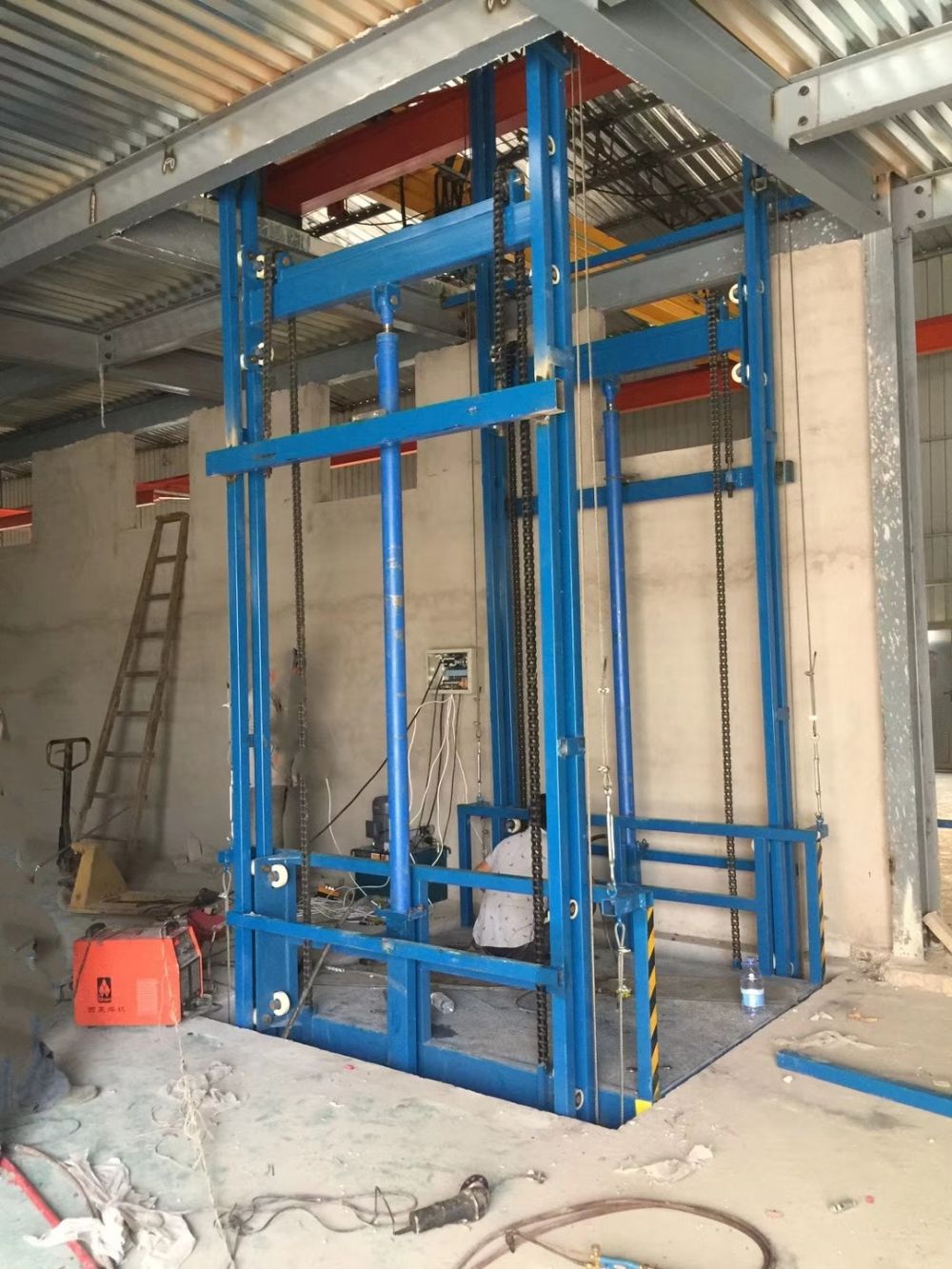 升降平臺、升降貨梯、鏈條導軌液壓升降機廠家銷售安裝服務