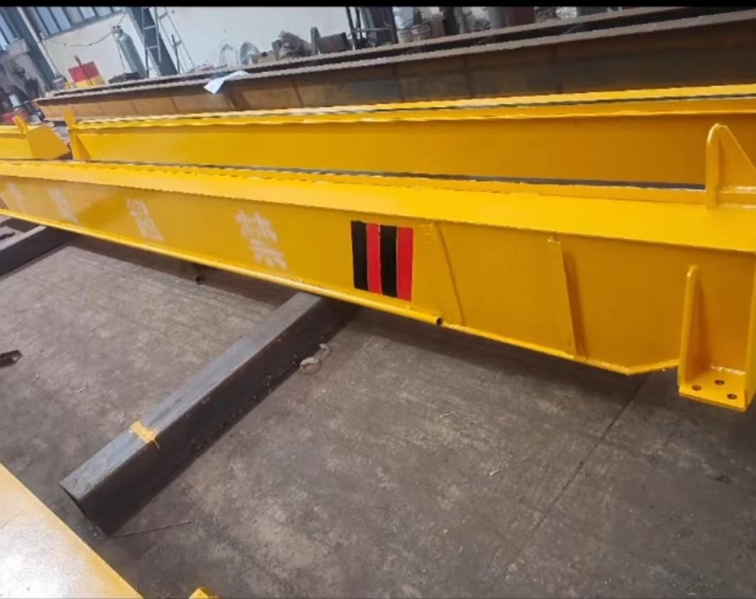 新中式起重機(jī)、輕量化、智能化