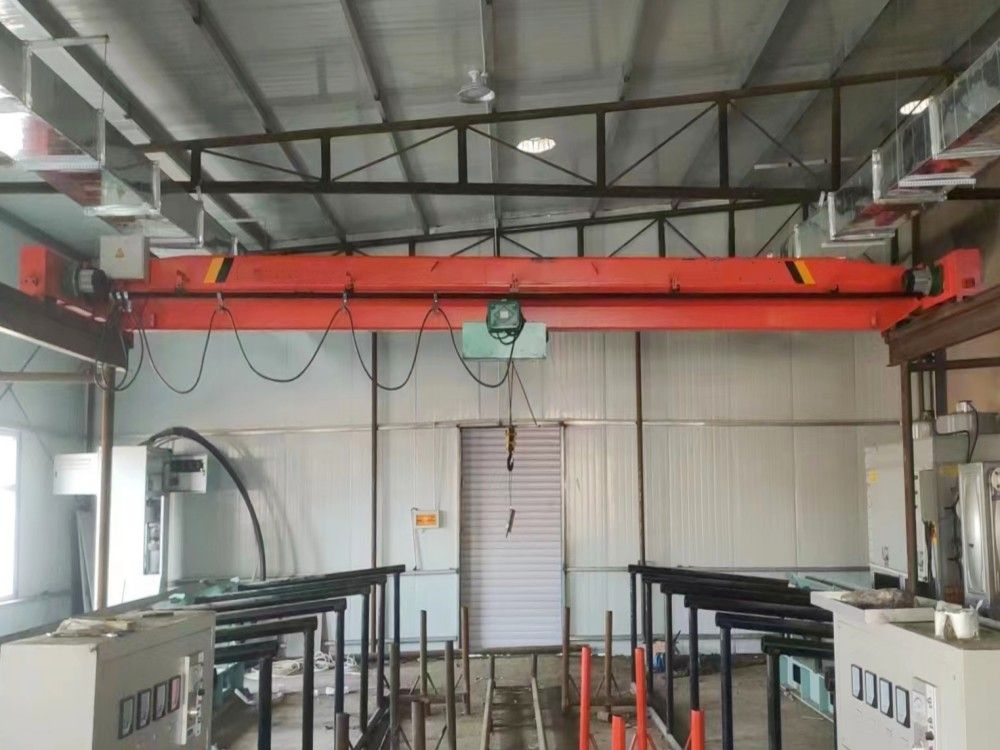 LD型低凈空電動(dòng)單梁起重機(jī)、新型天車、吊機(jī)、河南俊源起重機(jī)