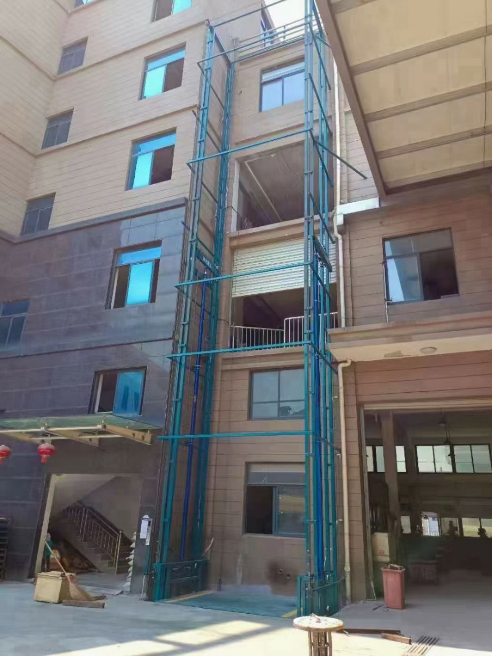 升降機(jī)、升降貨梯、鏈條導(dǎo)軌式升降機(jī)廠家銷售、安裝維修