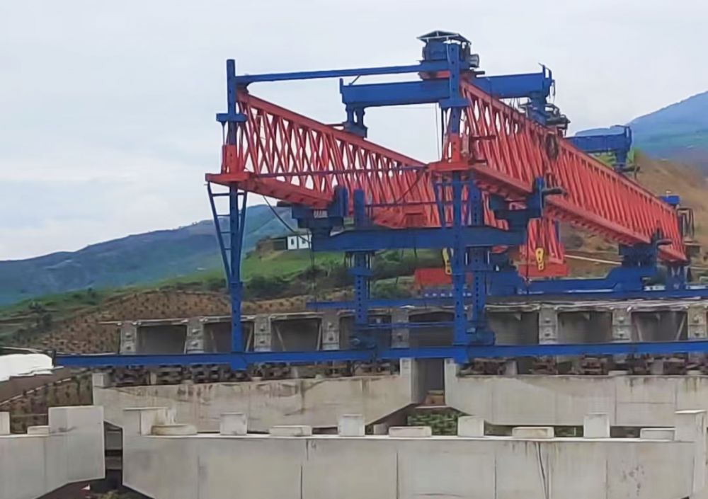 架橋機廠家、鐵路架橋機、公路架橋機生產(chǎn)廠家、價格