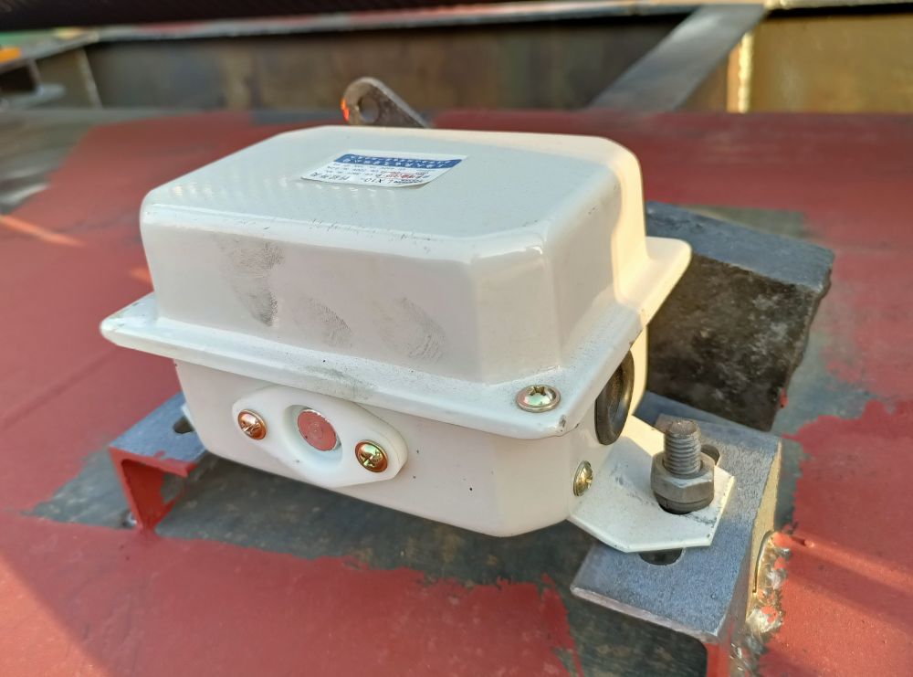 重錘限位器、行程開關(guān)廠家品牌、產(chǎn)地貨源、批發(fā)價(jià)格