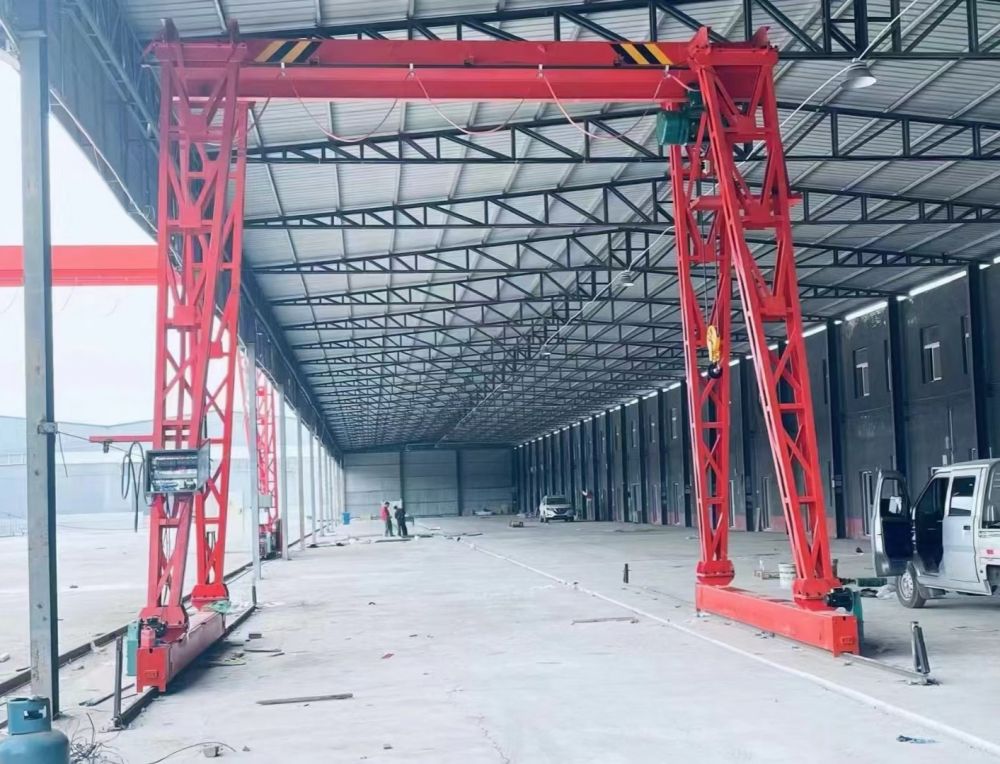 電動單梁桁架門式起重機(jī)、花架龍門吊(上包下花）)