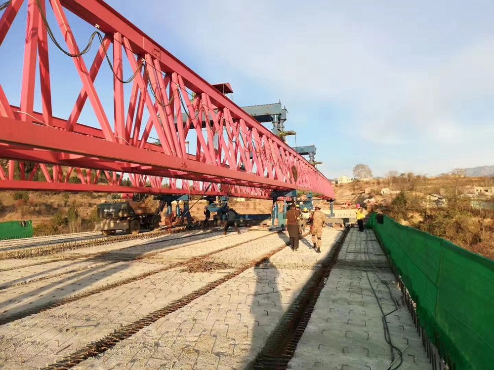 公路鐵路架橋機(jī)、架橋機(jī)出口