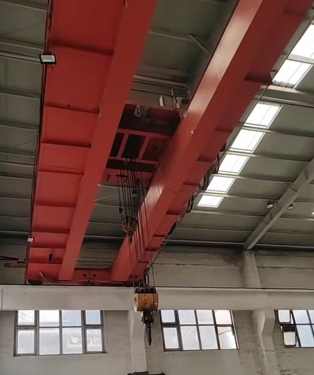 江蘇雙梁行車廠家、QD型吊鉤橋式起重機(jī)