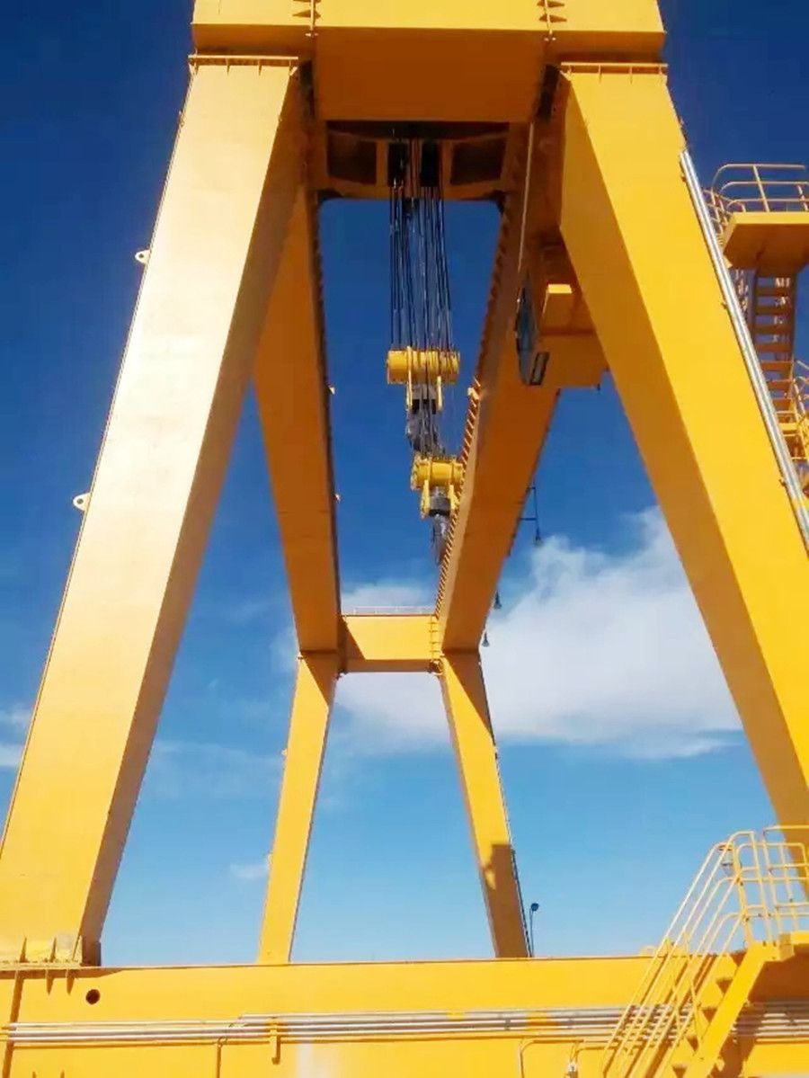 北京龍門吊、MG型電動(dòng)雙梁吊鉤門式起重機(jī)廠家供貨服務(wù)