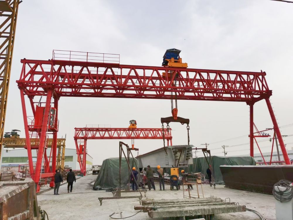 重慶龍門吊、梁場龍門吊、制梁場提梁門式起重機